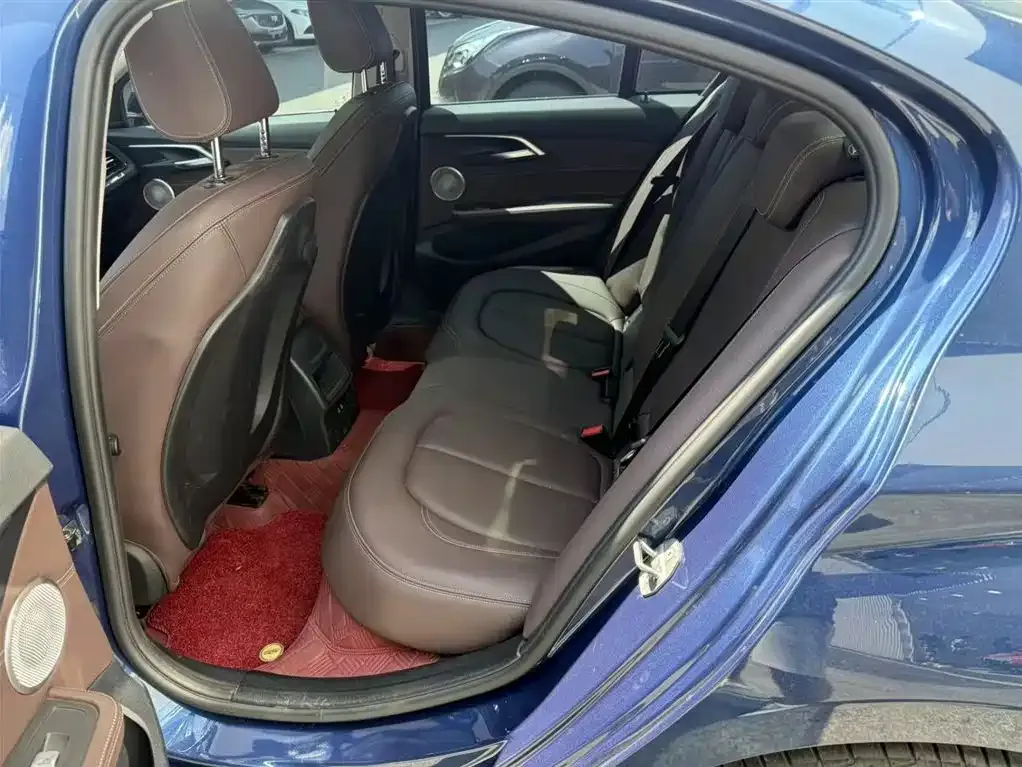 BMW 1 Series 2023 из CN, фото 5
