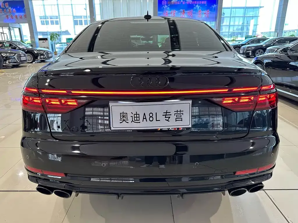 Audi A8 2023 из CN, фото 3