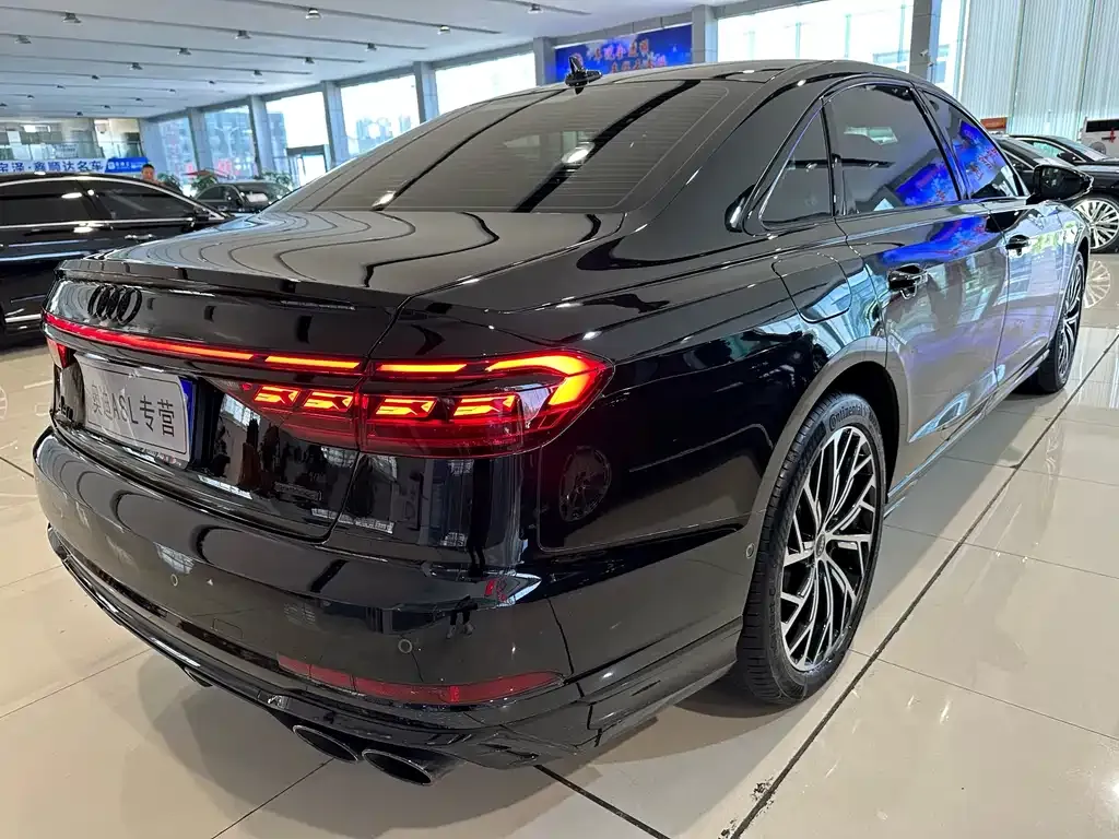 Audi A8 2023 из CN, фото 4