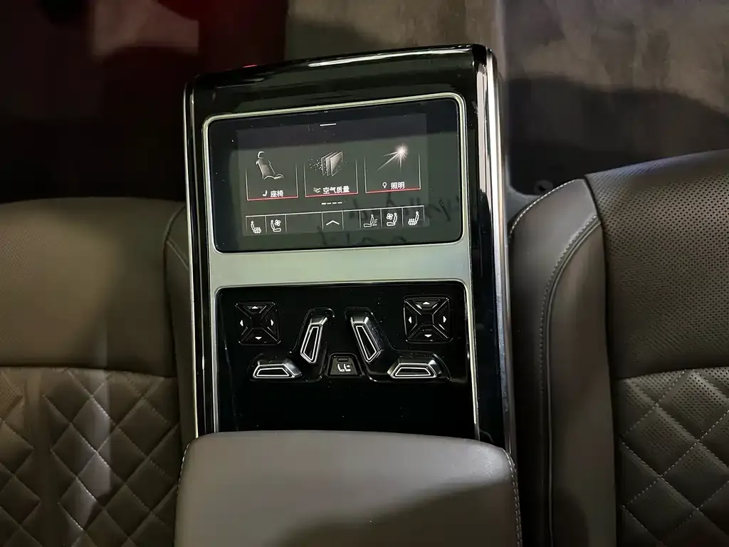 Audi A8 2023 из CN, фото 8