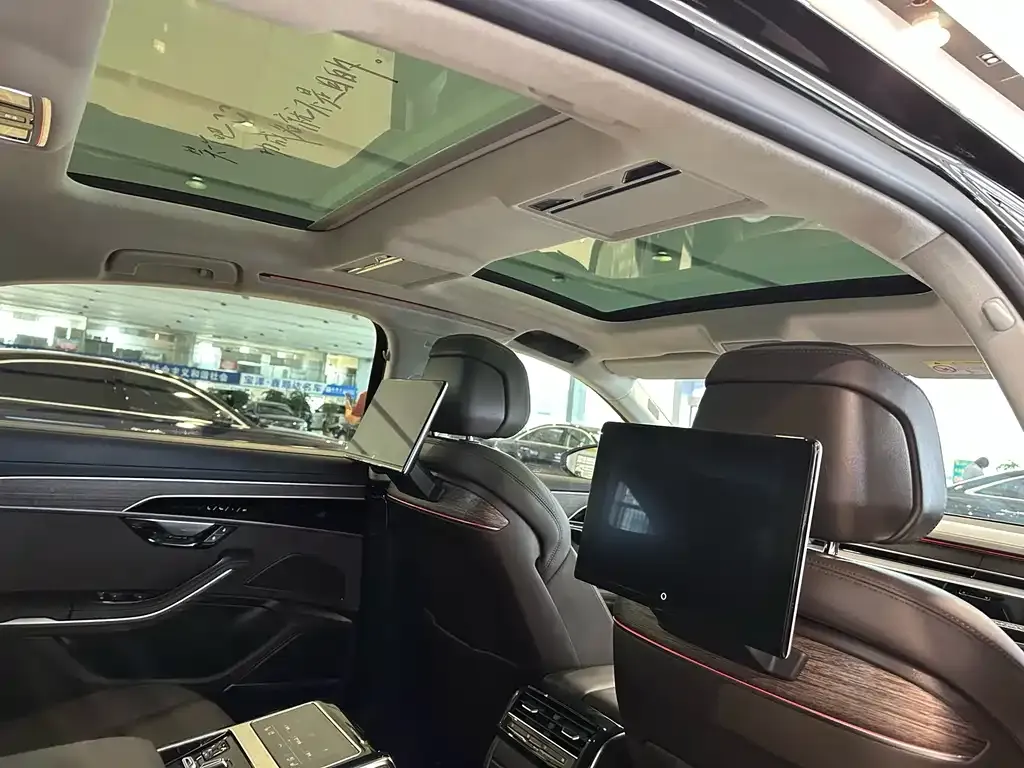 Audi A8 2023 из CN, фото 9