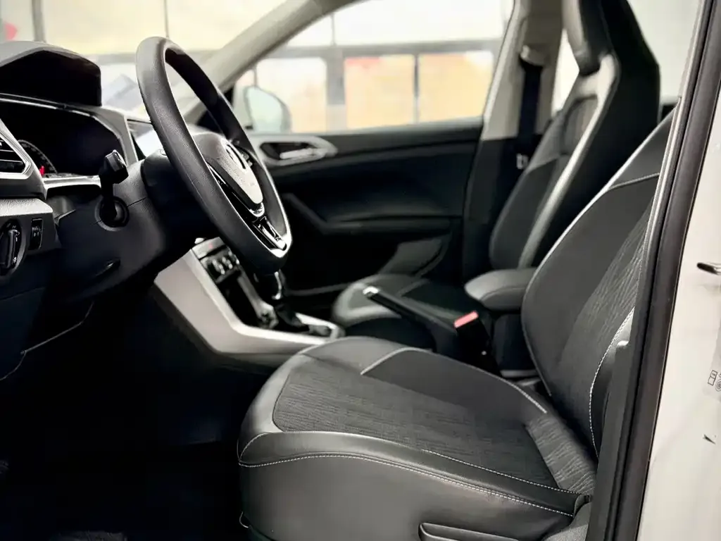 Volkswagen T-Cross — фото 10