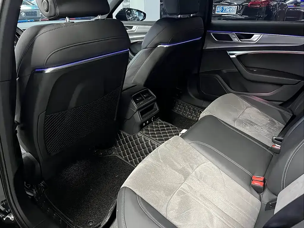 Audi A6L 2023 из CN, фото 6