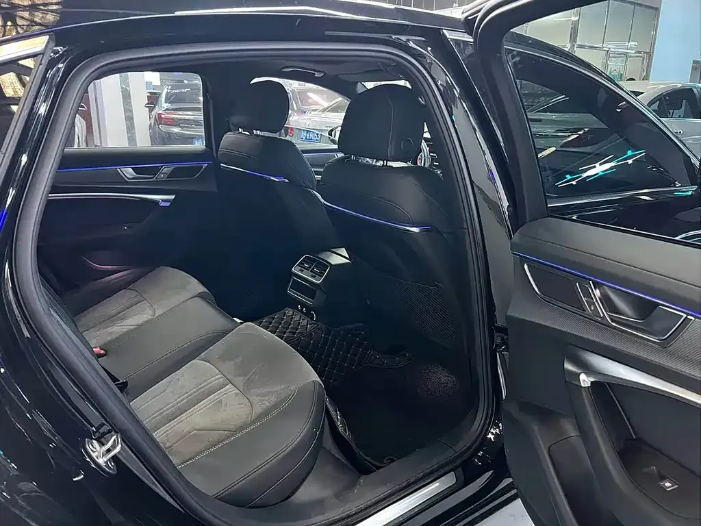 Audi A6L 2023 из CN, фото 7