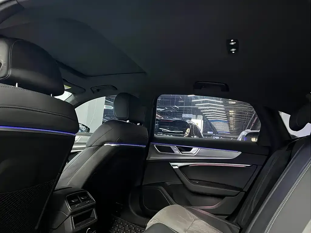Audi A6L 2023 из CN, фото 9