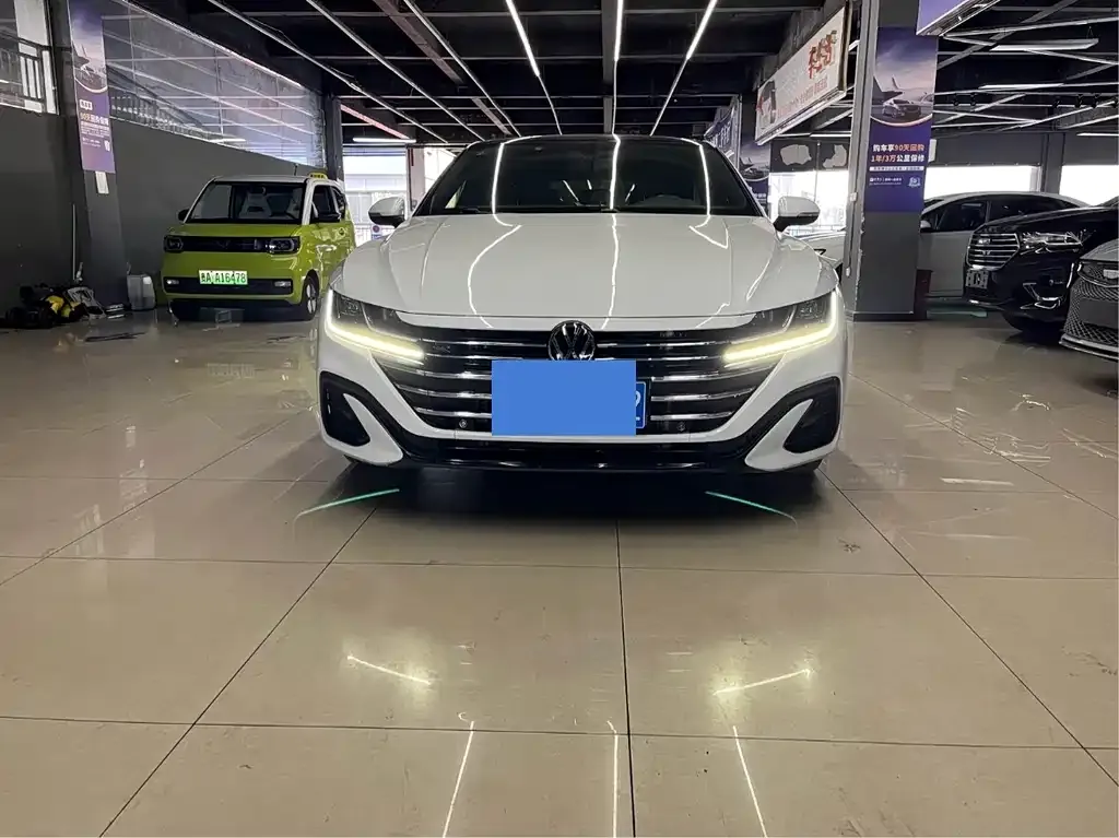 Volkswagen CC 2022 из CN, фото 2