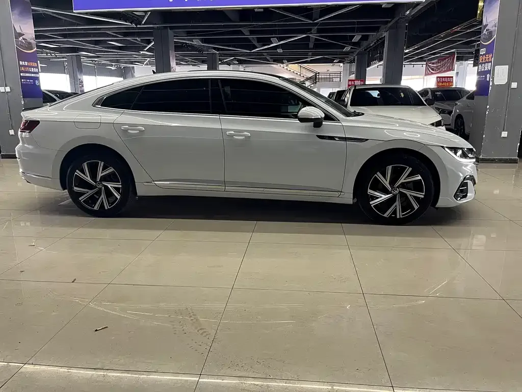 Volkswagen CC 2022 из CN, фото 4