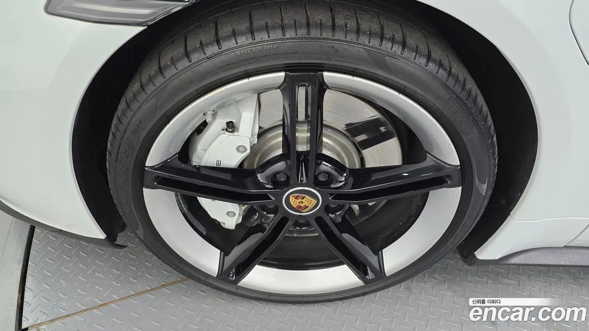 Porsche Taycan 2021 из KR, фото 5