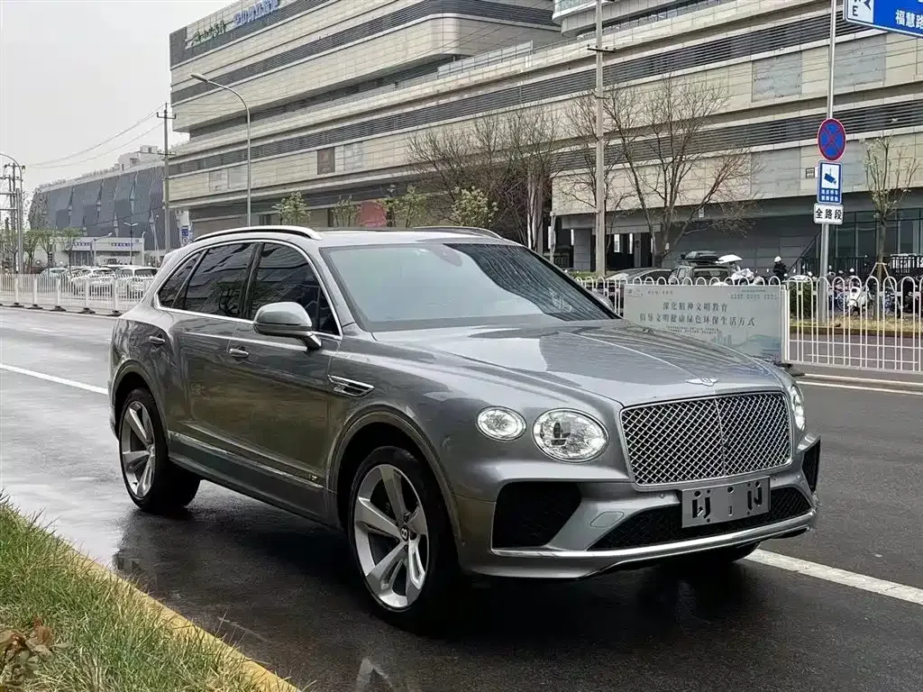 Bentley Bentayga 2021 из CN, фото 2
