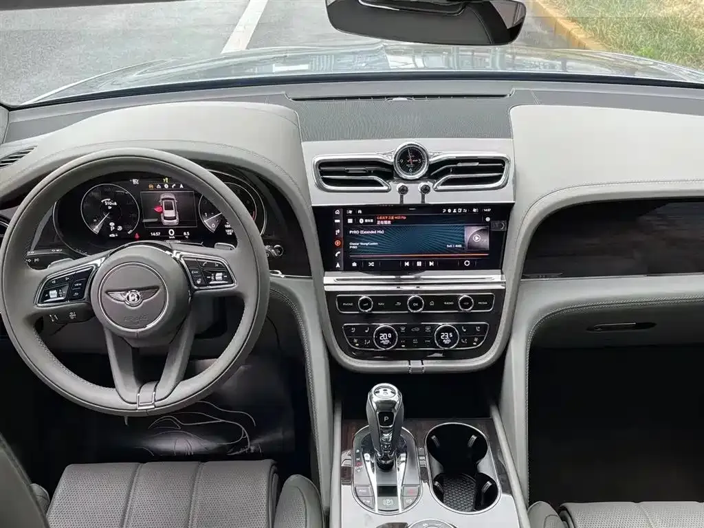 Bentley Bentayga 2021 из CN, фото 6