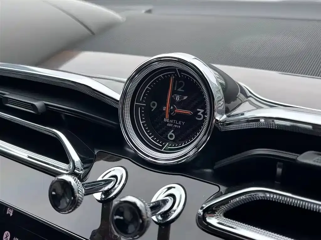 Bentley Bentayga 2021 из CN, фото 8