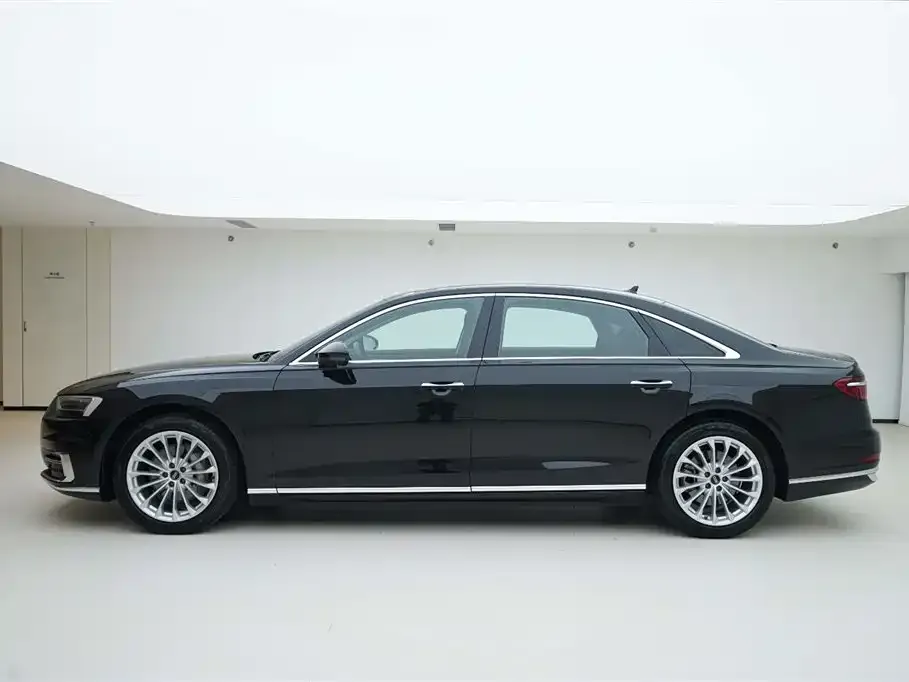 Audi A8 2023 из CN, фото 4