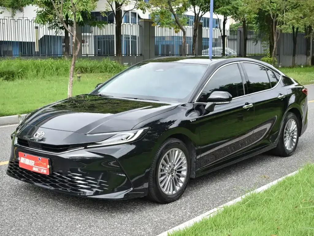 Toyota Camry 2024 из CN, фото 1