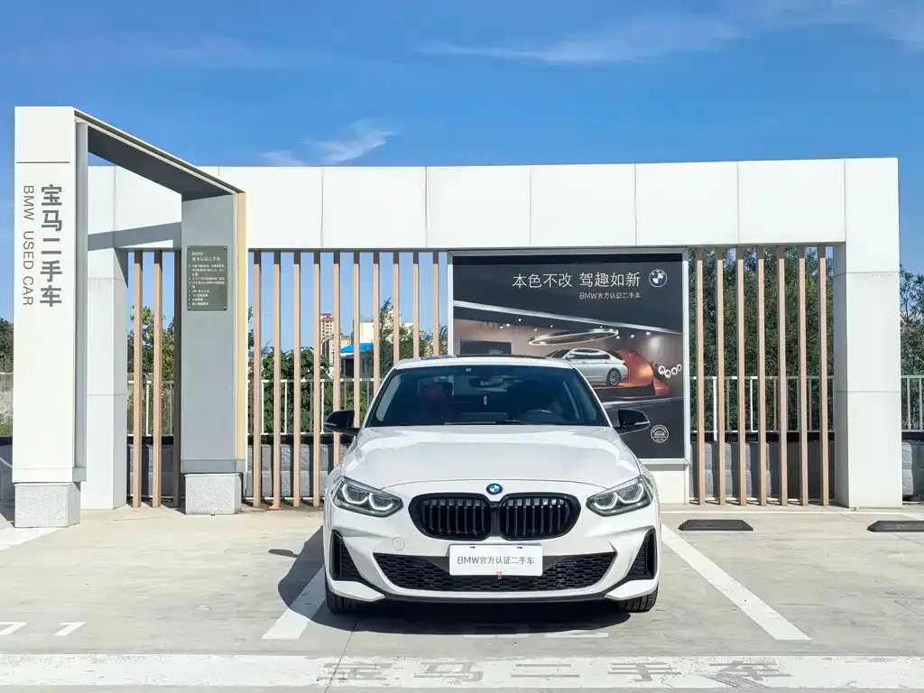 BMW 1 Series 2021 из CN, фото 2