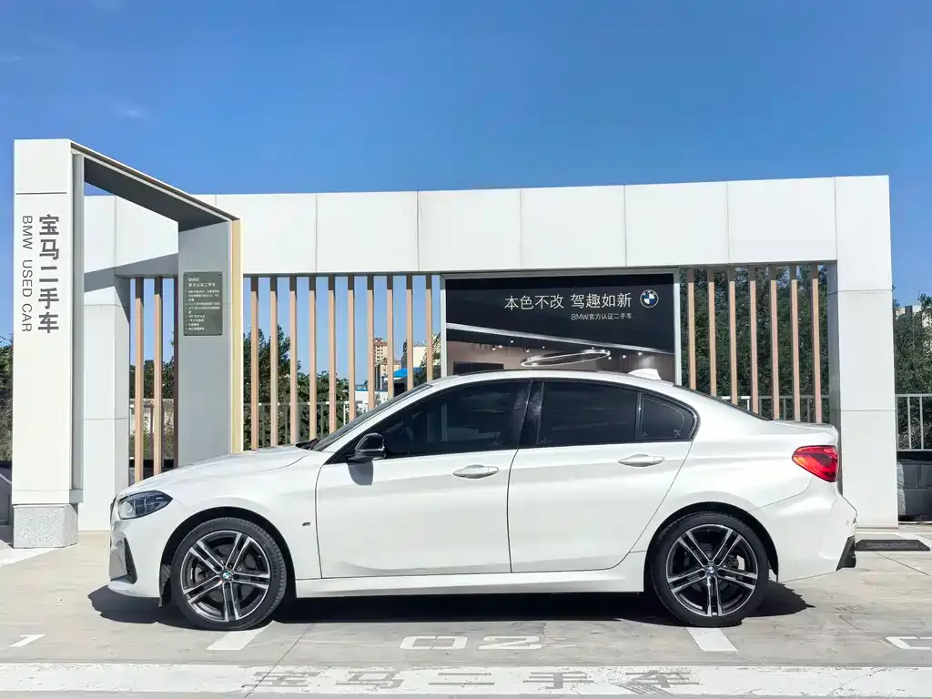 BMW 1 Series 2021 из CN, фото 3