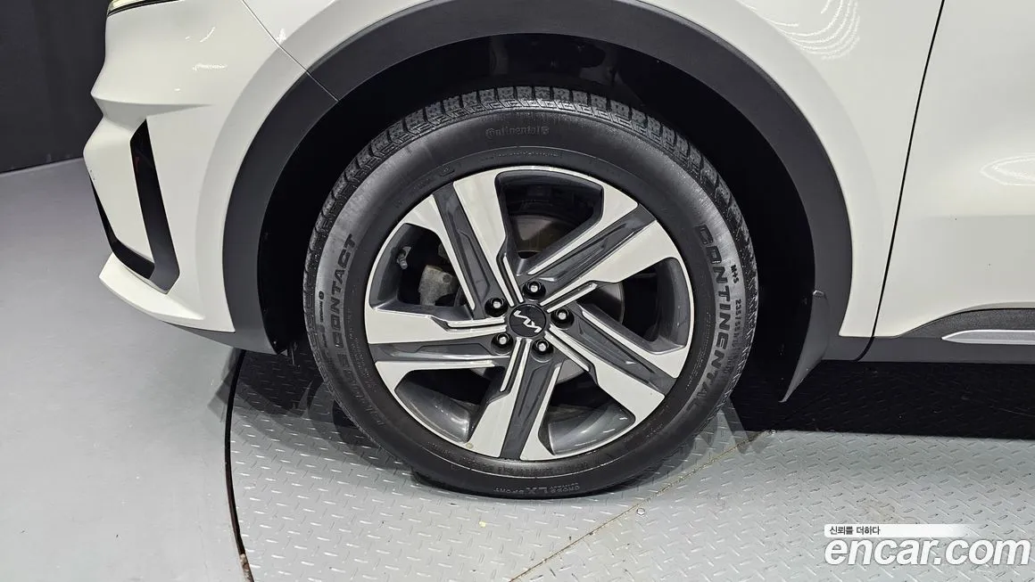 Kia Sorento — фото 5