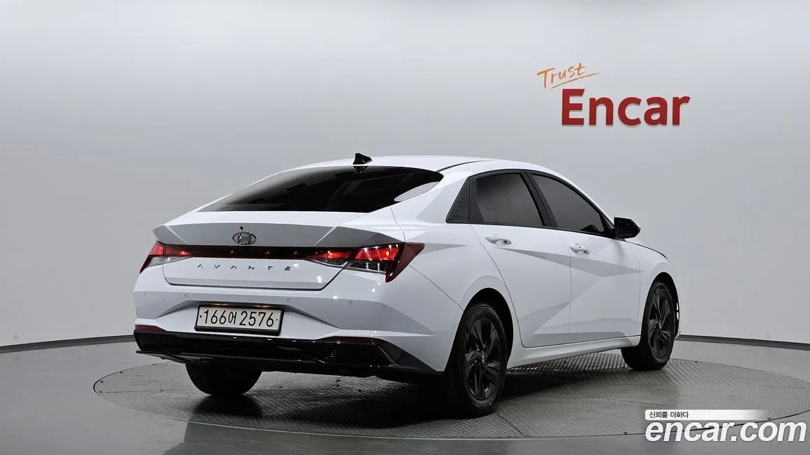 Hyundai AVANTE — фото 2