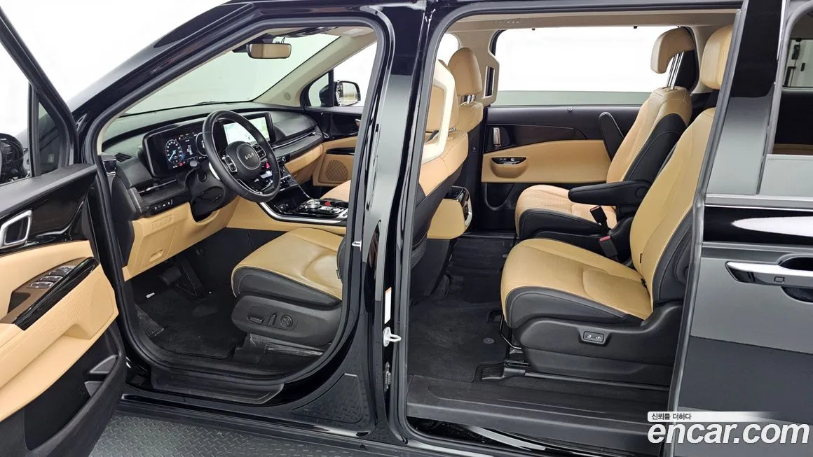 Kia Carnival — фото 10