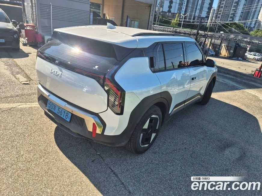 [object Object] EV3 2025 из KR, фото 2