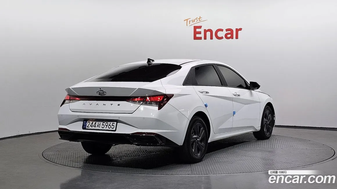 Hyundai AVANTE 2023 из KR, фото 2