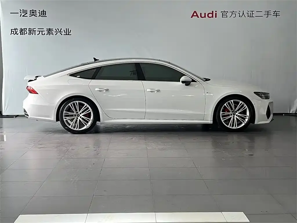 Audi A7 2022 из CN, фото 3