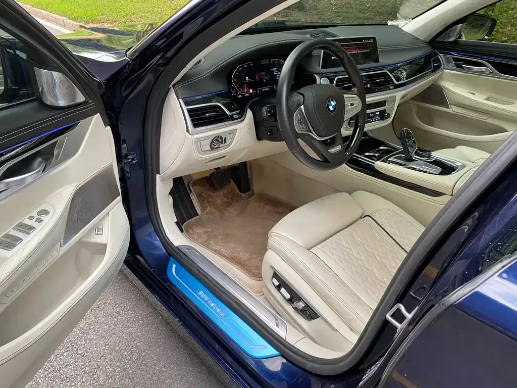 BMW 7 Series 2022 из CN, фото 4