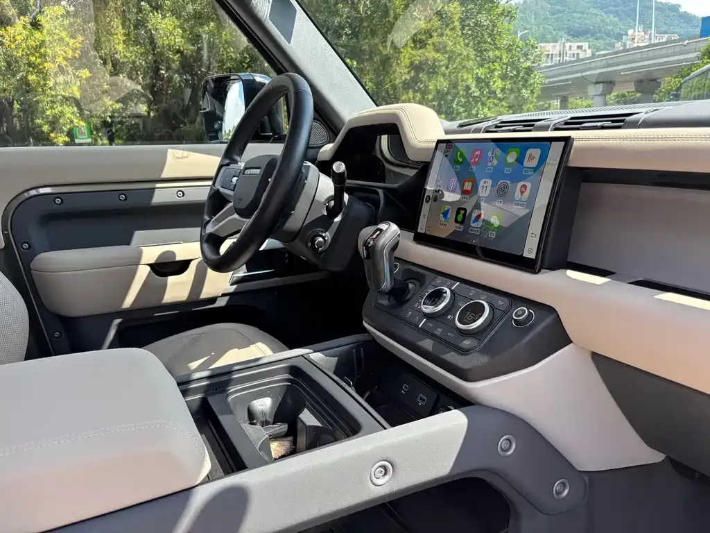 Land Rover Defender — фото 10