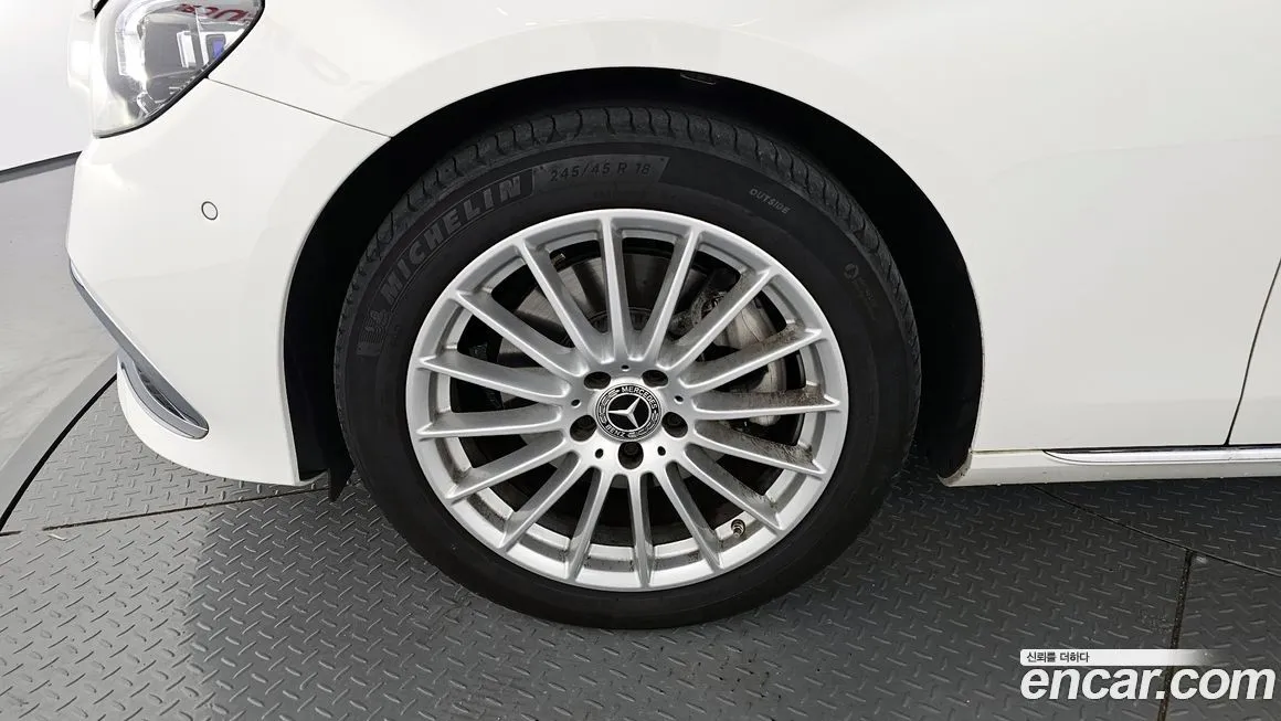 Mercedes-Benz E-Class 2023 из KR, фото 5