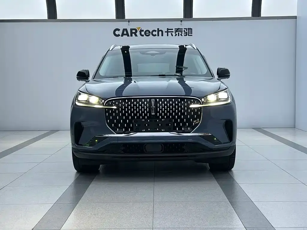 Lincoln Aviator 2024 из CN, фото 2