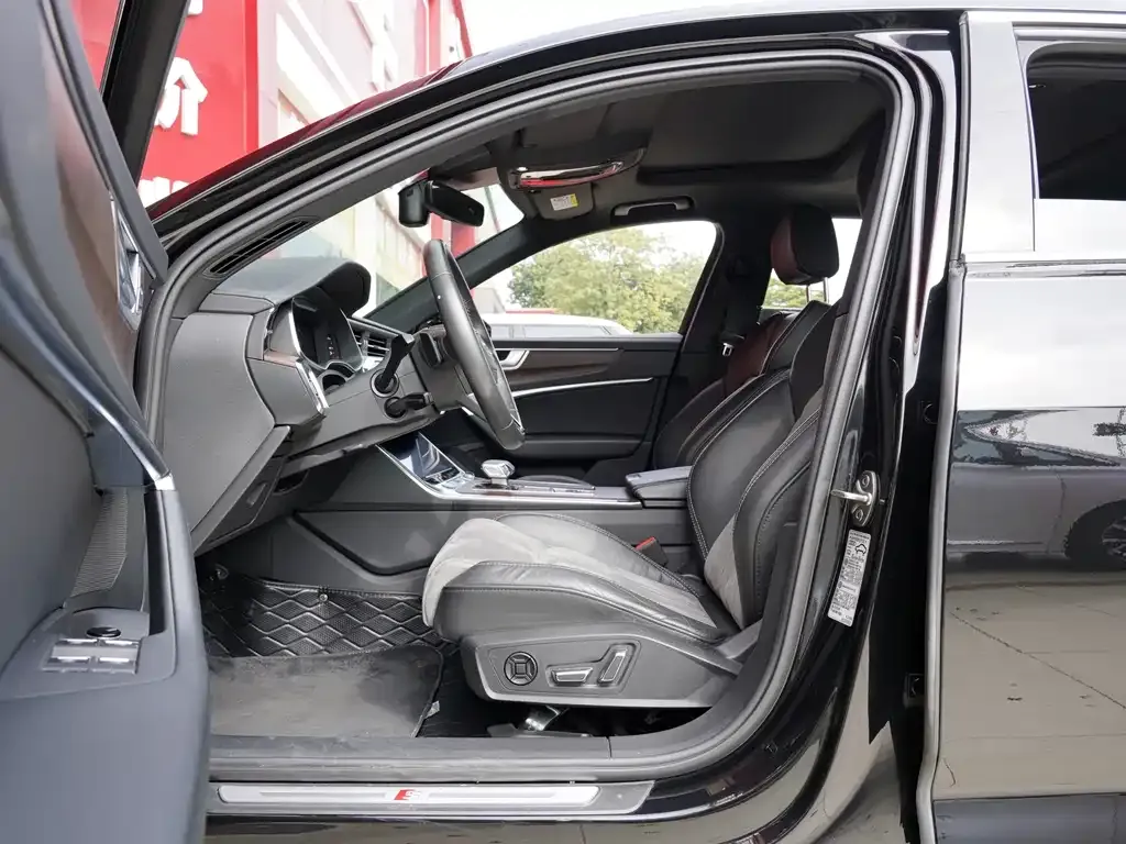 Audi A6L 2023 из CN, фото 5