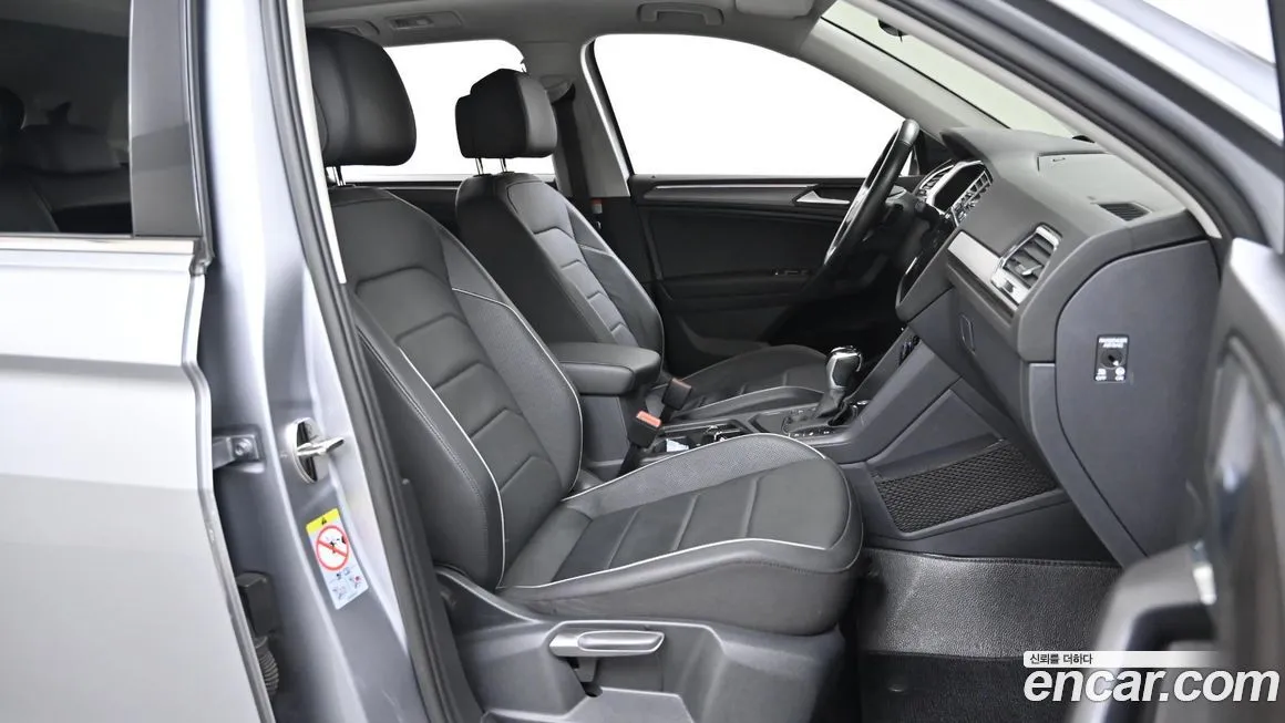 Volkswagen Tiguan — фото 10