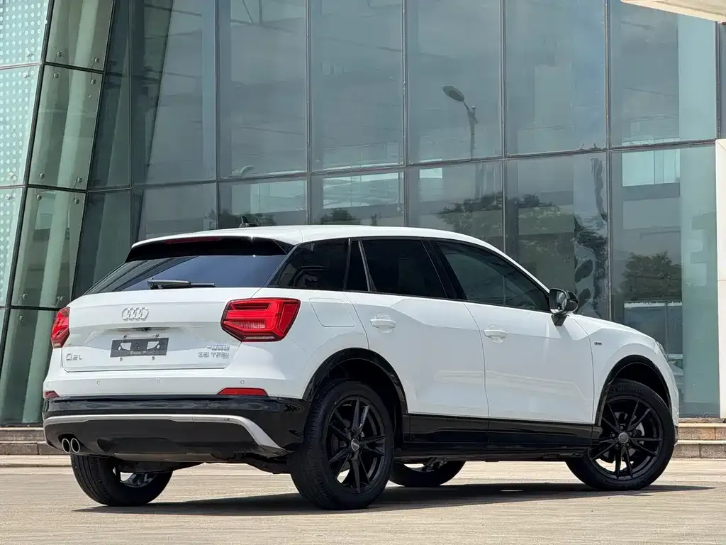 Audi Q2L 2021 из CN, фото 4