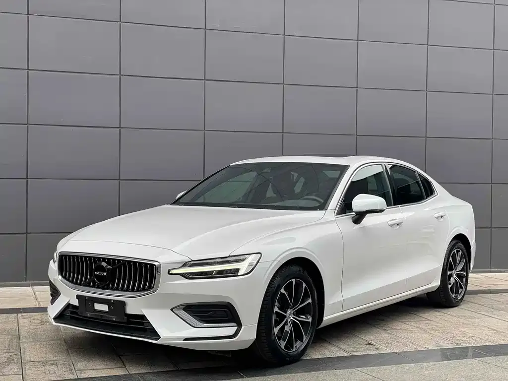 Volvo S60 2022 из CN, фото 1