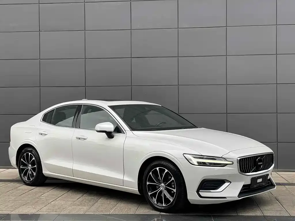 Volvo S60 2022 из CN, фото 6