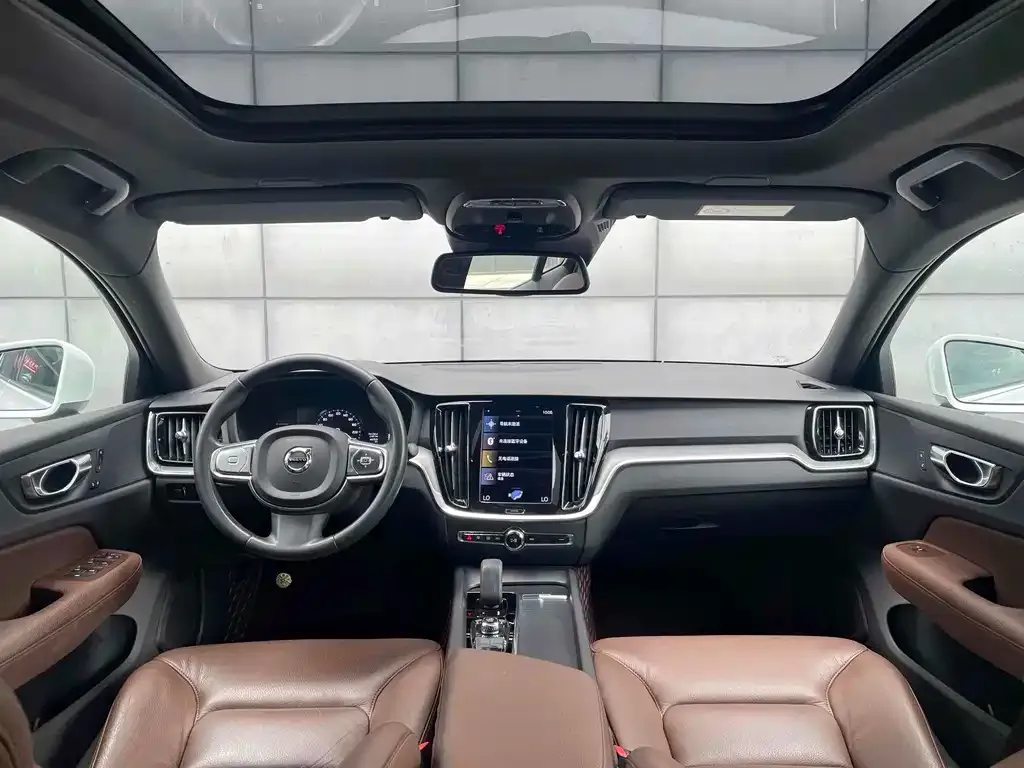 Volvo S60 2022 из CN, фото 8