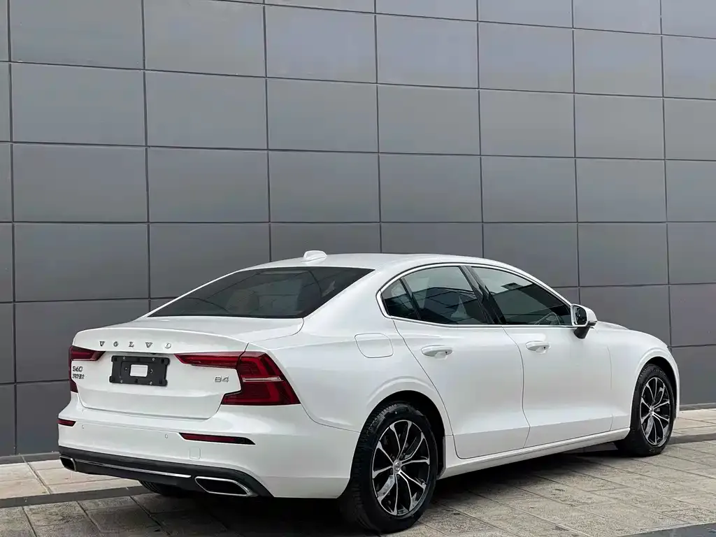 Volvo S60 2022 из CN, фото 9