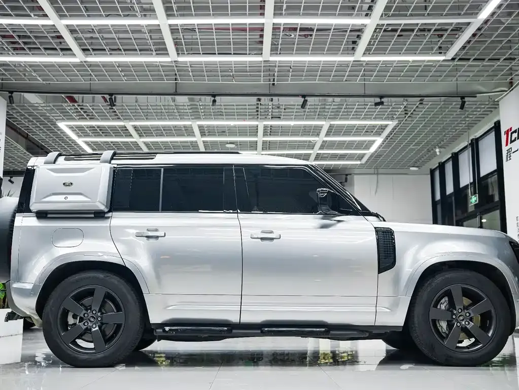 Land Rover Defender 2023 из CN, фото 4