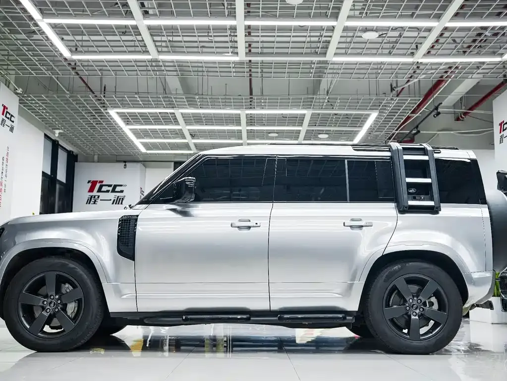 Land Rover Defender 2023 из CN, фото 9