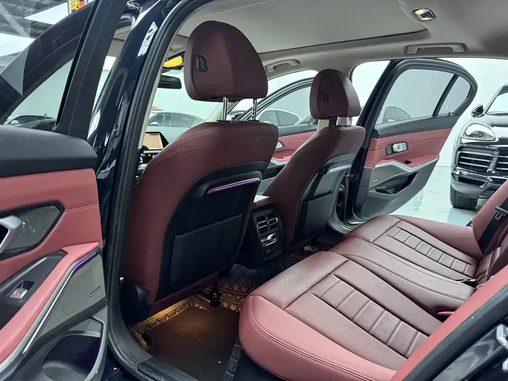BMW 3 Series 2021 из CN, фото 9