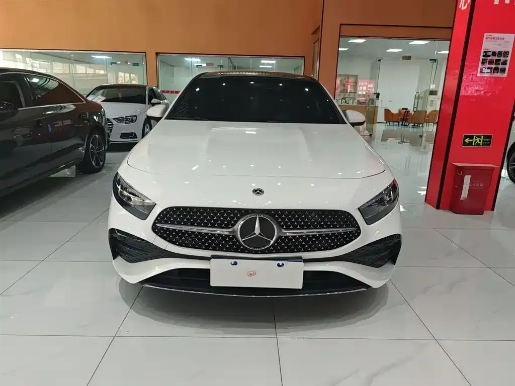 Mercedes-Benz A-Class 2024 из CN, фото 3