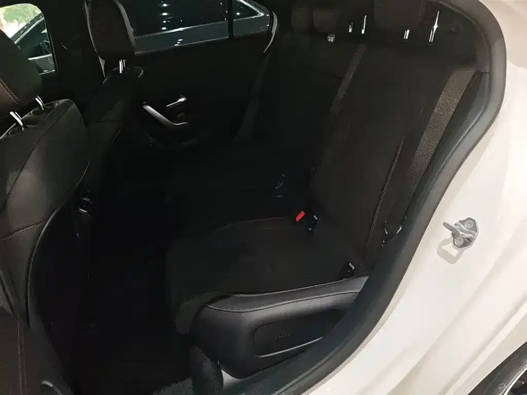 Mercedes-Benz A-Class 2024 из CN, фото 8