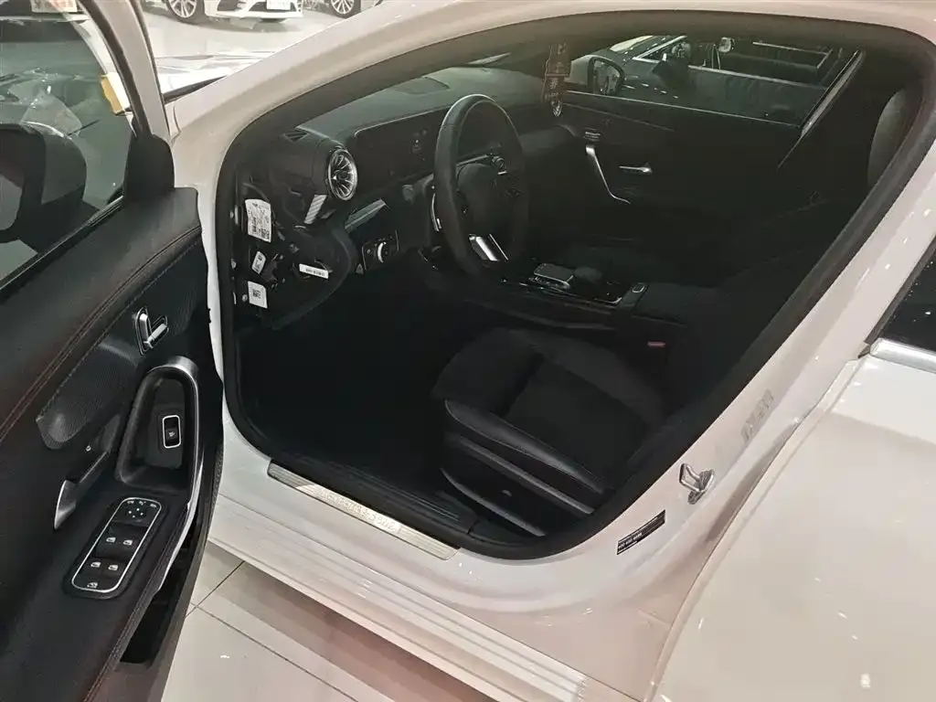 Mercedes-Benz A-Class 2024 из CN, фото 9