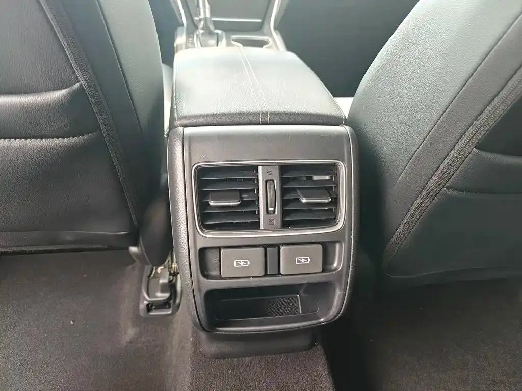 Honda Accord — фото 8
