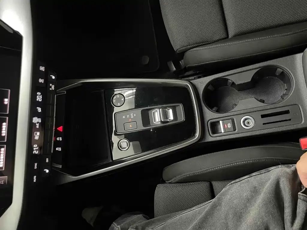 Audi A3 2021 из CN, фото 10