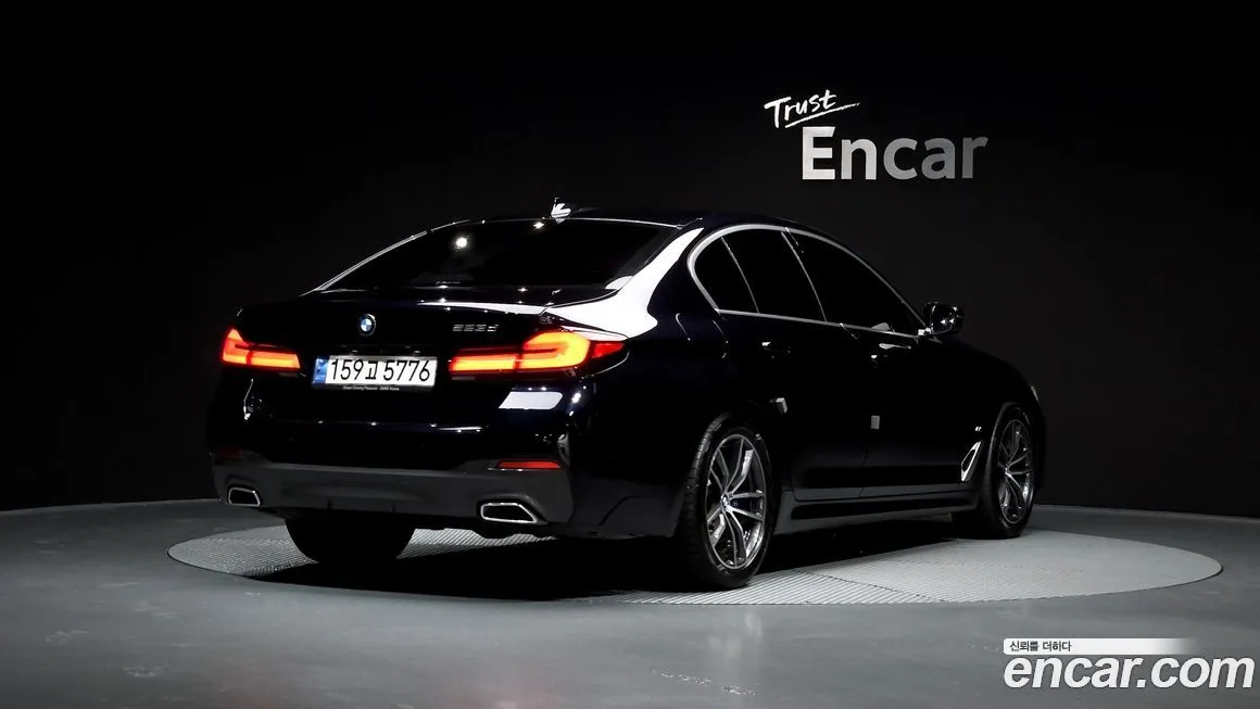 BMW 5-Series 2023 из KR, фото 2