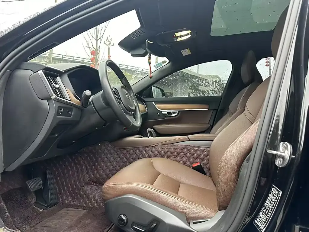 Volvo S90 2022 из CN, фото 4