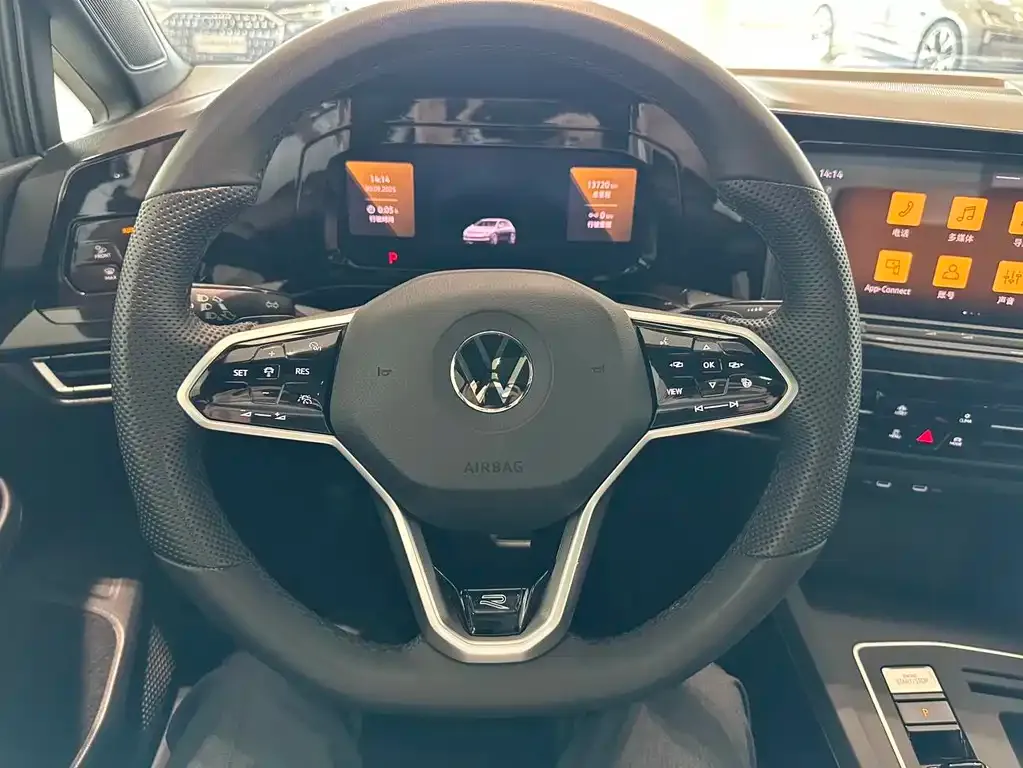 Volkswagen Golf 2024 из CN, фото 7