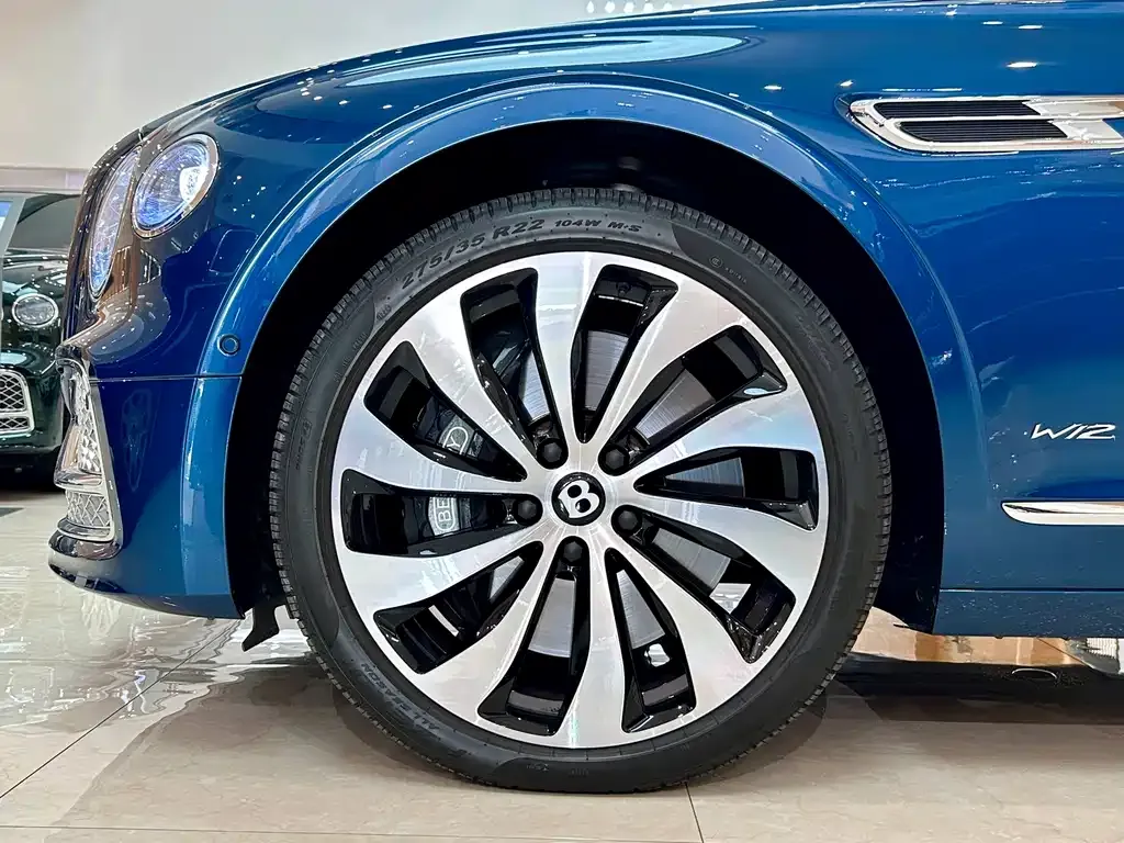 Bentley Flying Spur 2023 из CN, фото 10