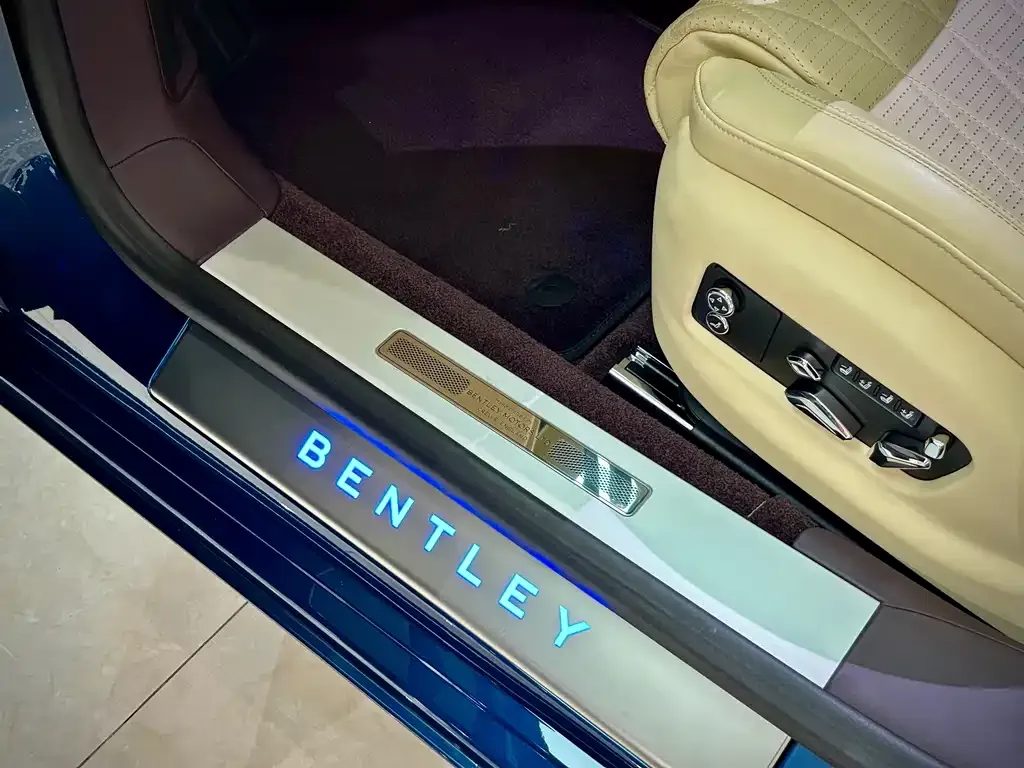 Bentley Flying Spur 2023 из CN, фото 5