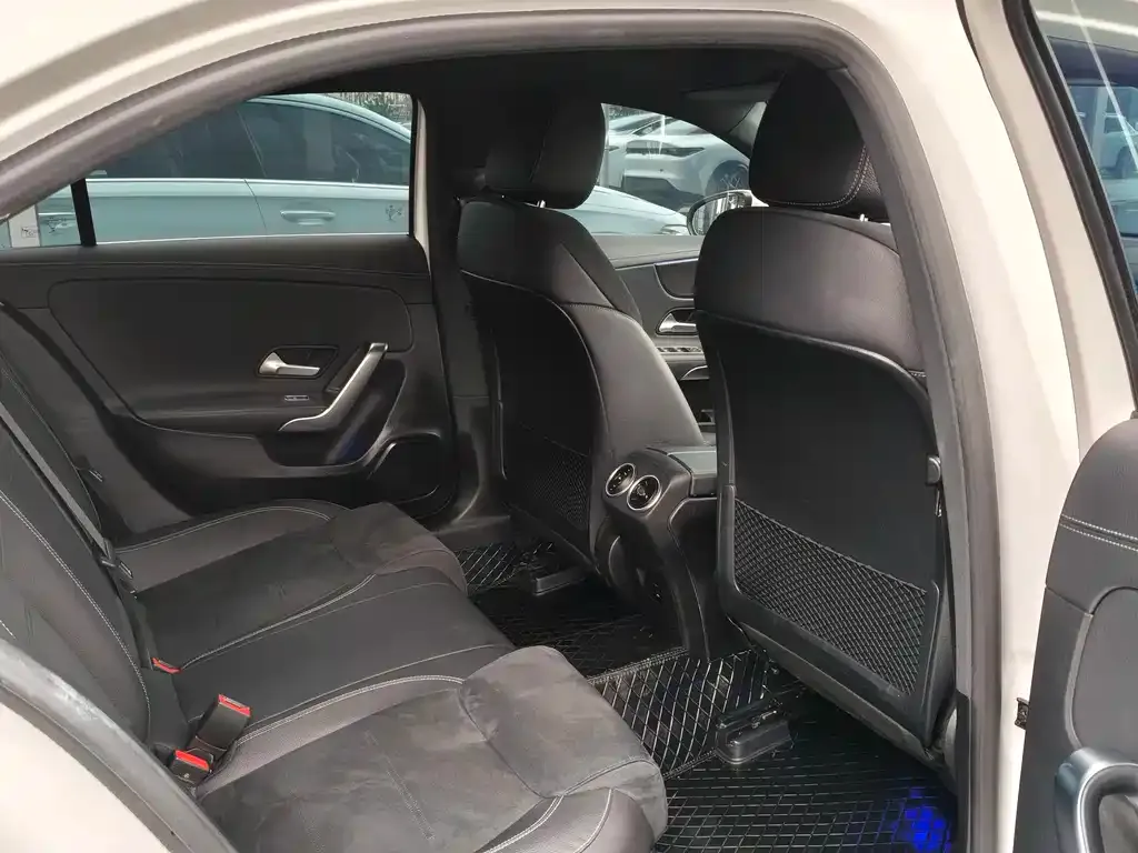Mercedes-Benz A-Class 2023 из CN, фото 8